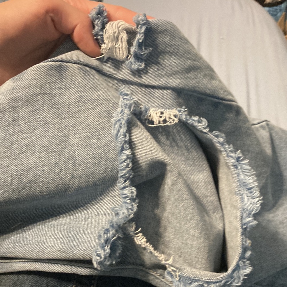 Blue Jeans - Picture 7 of 8